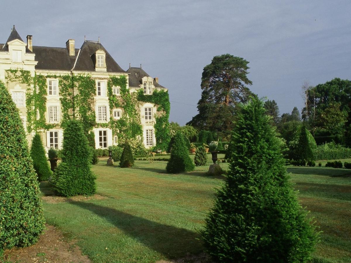 Chateau De Chambiers Durtal Exterior photo
